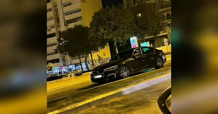 Netko je u Splitu parkirao u lijevoj traci i otišao preko ceste po - krafne