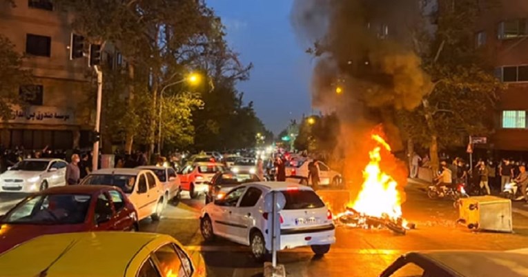 U gušenju prosvjeda u Iranu poginulo najmanje 50 ljudi