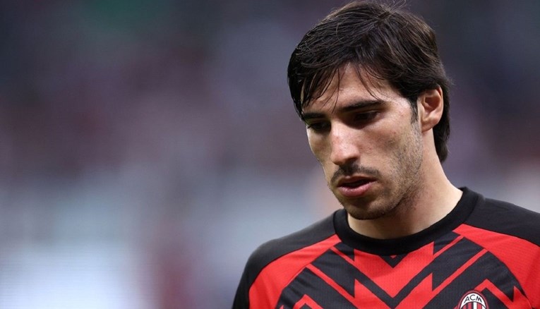 Najbogatiji klub svijeta predstavio Tonalija, najskupljeg igrača