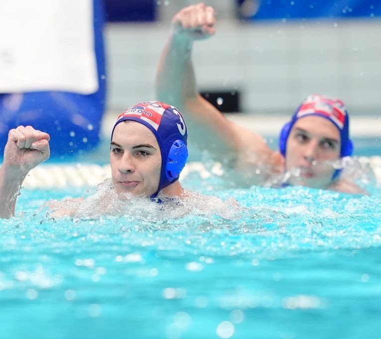 Mladi hrvatski vaterpolisti svladali Crnu Goru u drami i izborili četvrtfinale SP-a