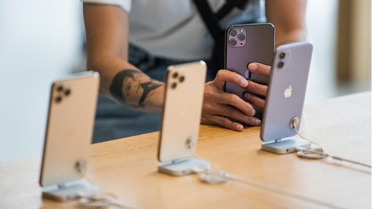 Apple pod pritiskom FBI-a odustao od šifriranih sigurnosnih kopija