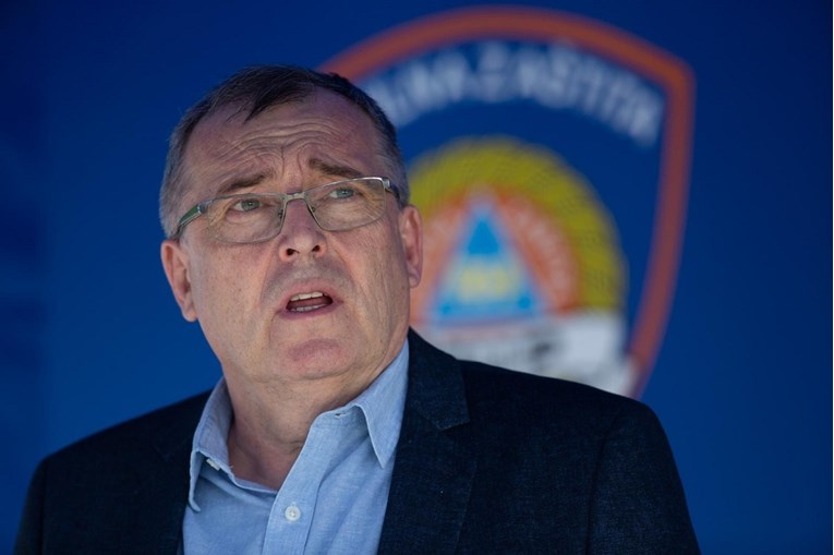 HZJZ piše da ljudi u samoizolaciji ne smiju voditi djecu u školu. Na izbore će moći