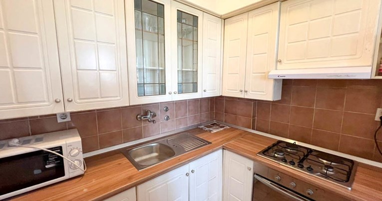 Vikendica s bazenom i voćnjakom u blizini Velike Gorice