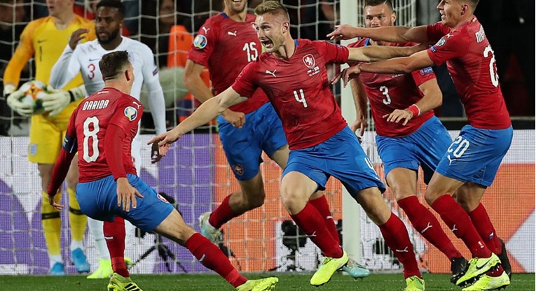 ČEŠKA - ENGLESKA 2:1 Englezi izgubili nakon deset godina, Češka pobjegla Kosovu