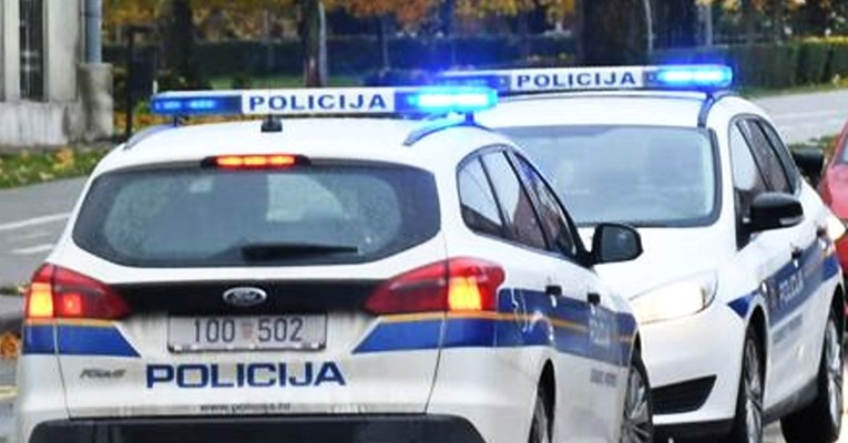 U Sisku se sudarili Mercedes i Seat, policija traži svjedoke