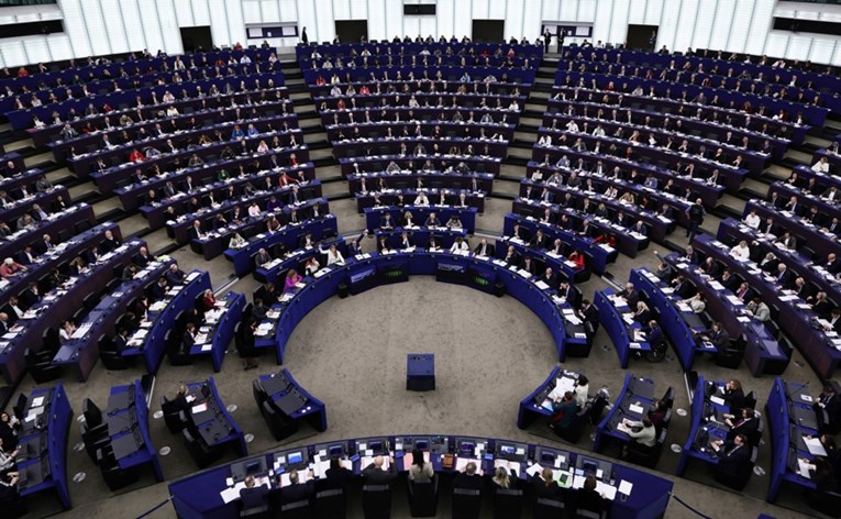 EU: Trebamo ukloniti granice za kretanje vojske i uvesti "vojni Schengen"