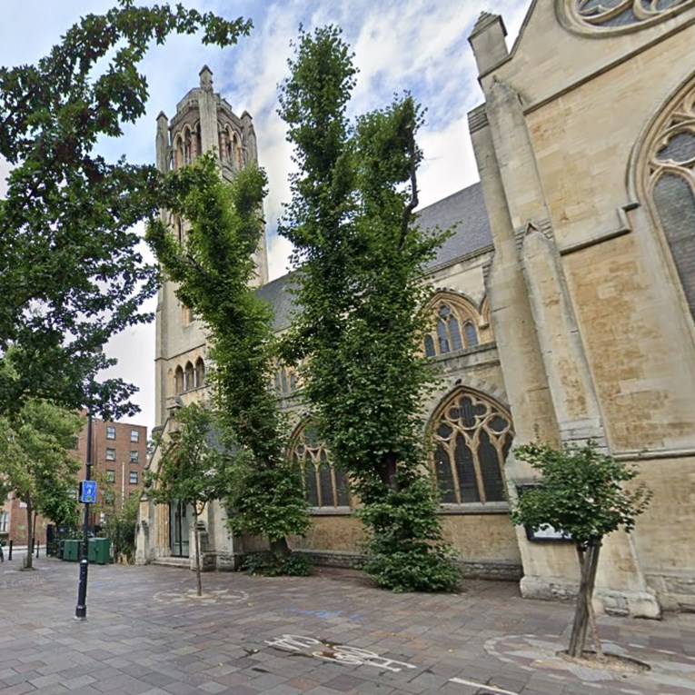 Policija objavila nove detalje o mrtvoj bebi nađenoj ispred crkve u Londonu