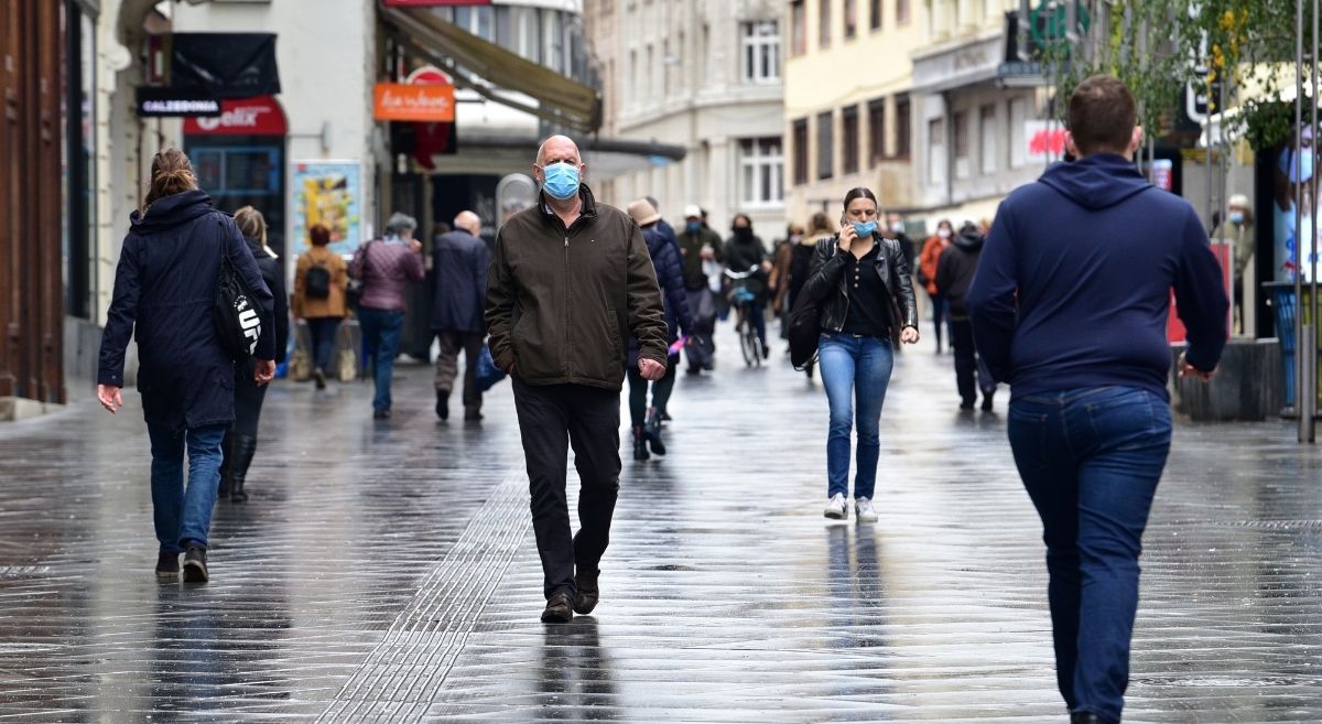 U Sloveniji 32 posto pozitivnih testova, vrhunac drugog vala očekuje se krajem tjedna