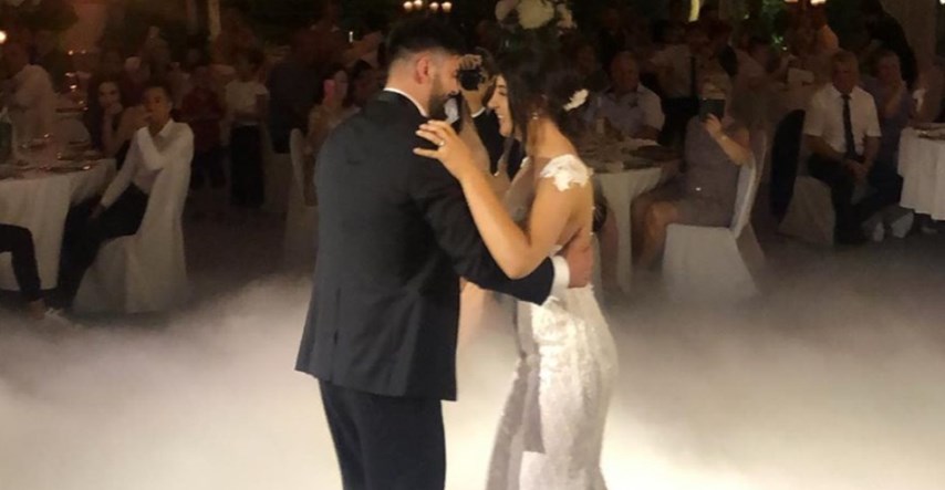 Hrvatski rukometaš oženio dugogodišnju djevojku i objavio fotke s vjenčanja