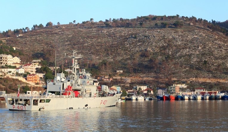 Brod s migrantima potonuo kod talijanske obale. Šest mrtvih, 40 nestalih