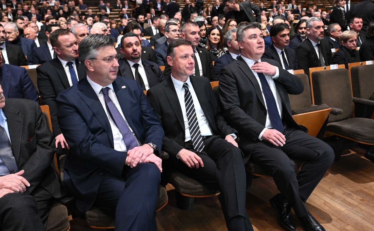 FOTO Plenković, Jandroković i Milanović na Ćirinoj komemoraciji sjede jedan do drugog