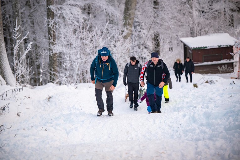 Izdan crveni alarm za dio Hrvatske zbog orkanskog vjetra, stiže novi snijeg u gorju