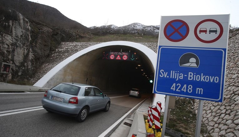 Zapalio se auto u tunelu Sveti Ilija, nema ozlijeđenih