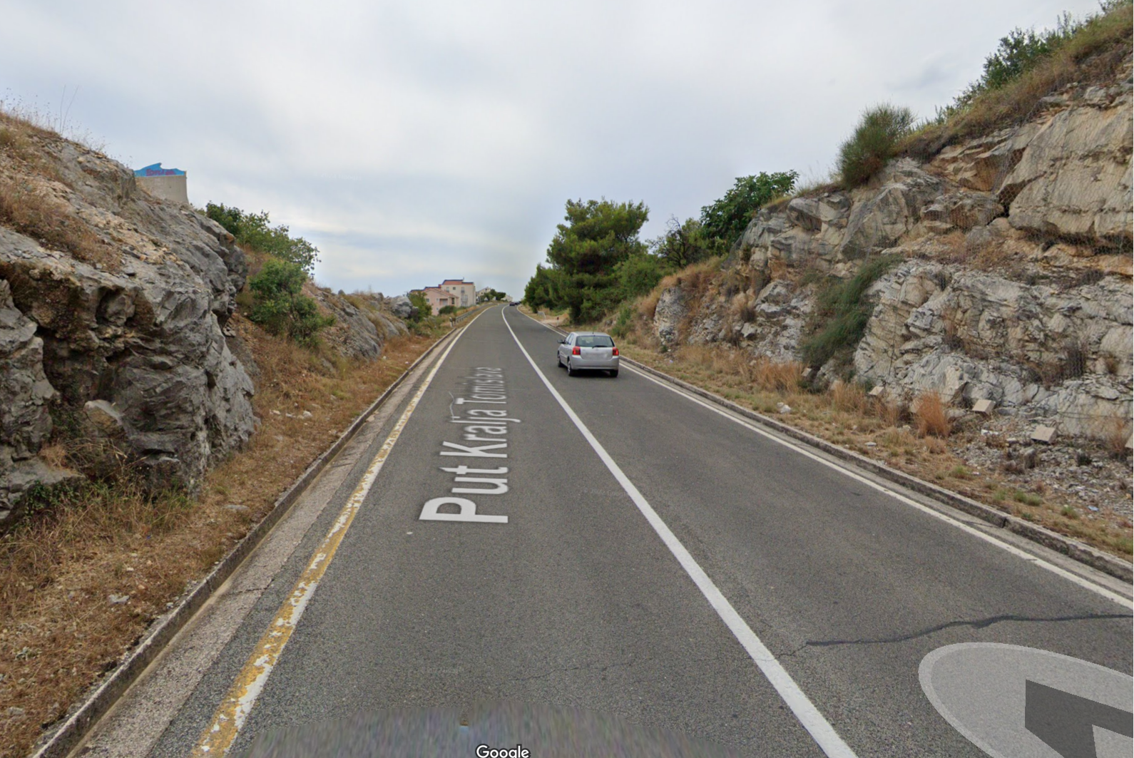 Motociklist sletio s ceste kod Trogira
