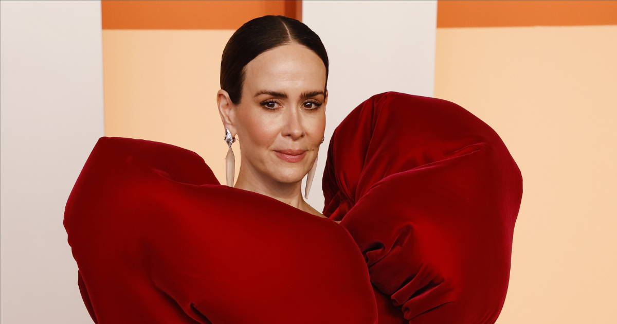 "Izgleda kao zračni jastuk": Haljina Sare Paulson privukla poglede na crvenom tepihu