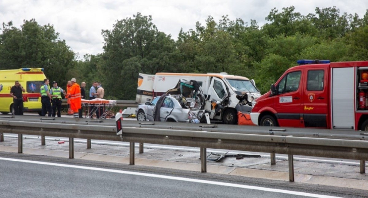 Detalji teške nesreće na A1. Škodi pukla guma, na nju naletio kombi Sokol Marića