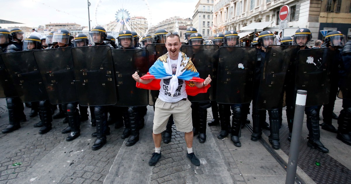 Ruski huligani koji su napali engleske navijače sada se bore za Vladimira Putina