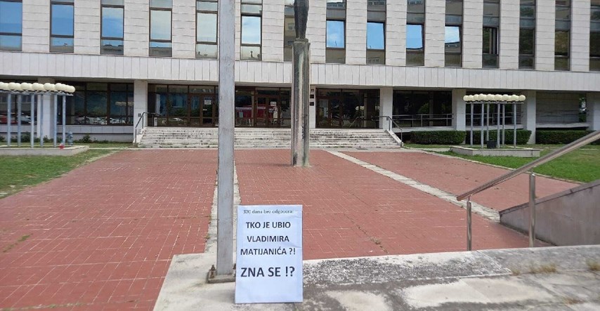 FOTO U Splitu osvanule poruke "Tko je ubio Vladimira Matijanića?! Zna se!?"