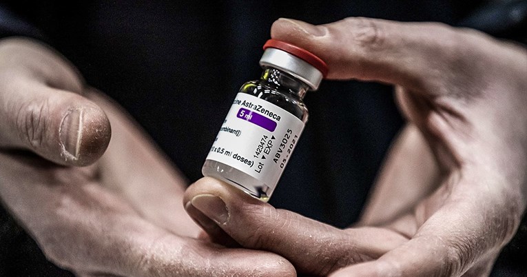 Britanski stručnjaci: Cjepivo AstraZenece bi moglo uzrokovati rijetke krvne ugruške