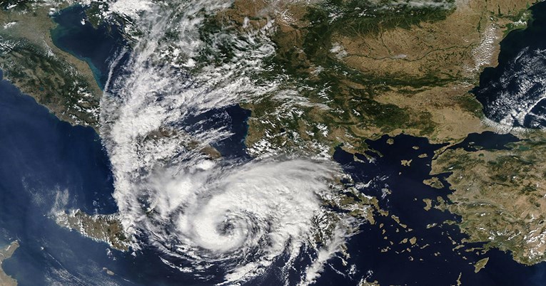 Rijedak mediteranski uragan udara u Grčku. Što mi možemo očekivati?
