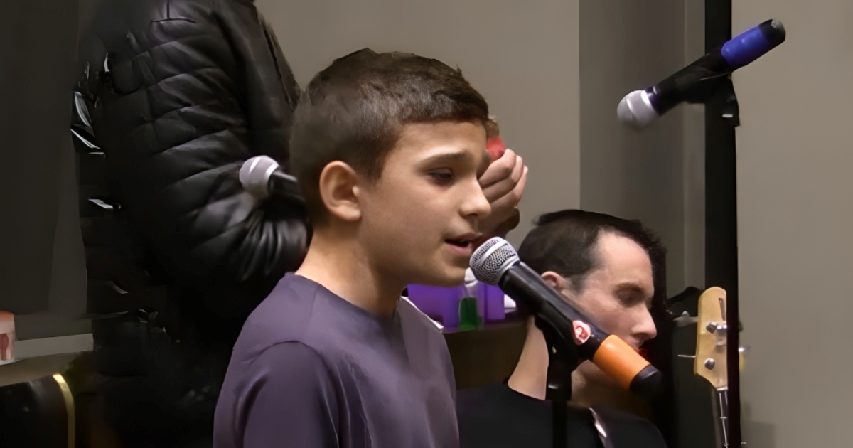 Prepoznajete li ovog dječaka? S 13 godina je pjevao u Memphisu, a sada je u Voiceu