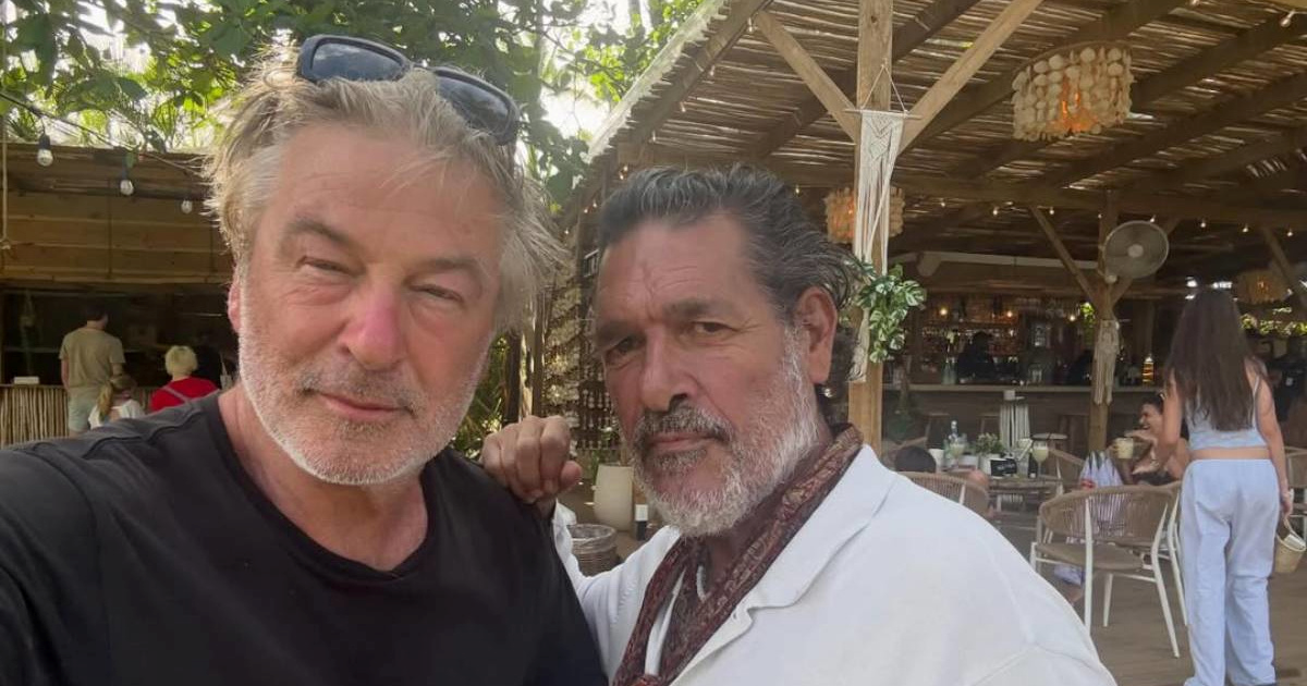 Mislite da su na ovoj fotki Alec Baldwin i Antonio Banderas? Pogledajte malo bolje