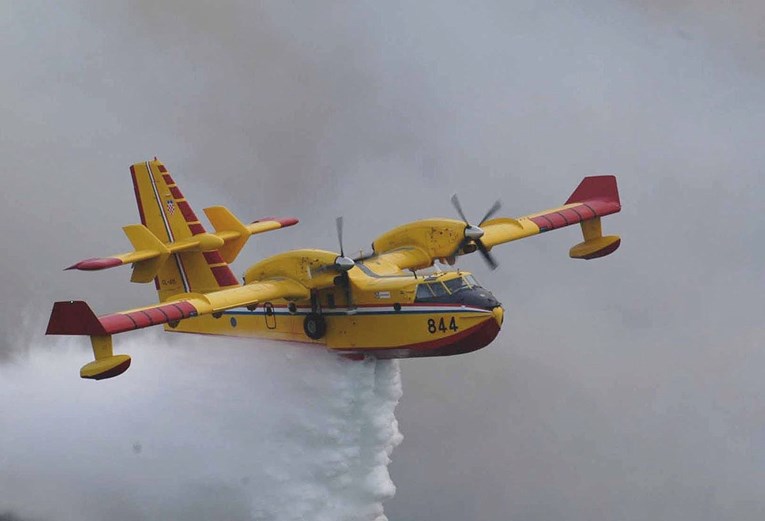 Izbio požar u Ninskim Stanovima, lokaliziran je