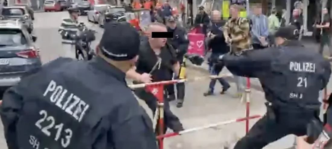Mahao sjekirom kod navijačke zone u Hamburgu. Policija ga upucala