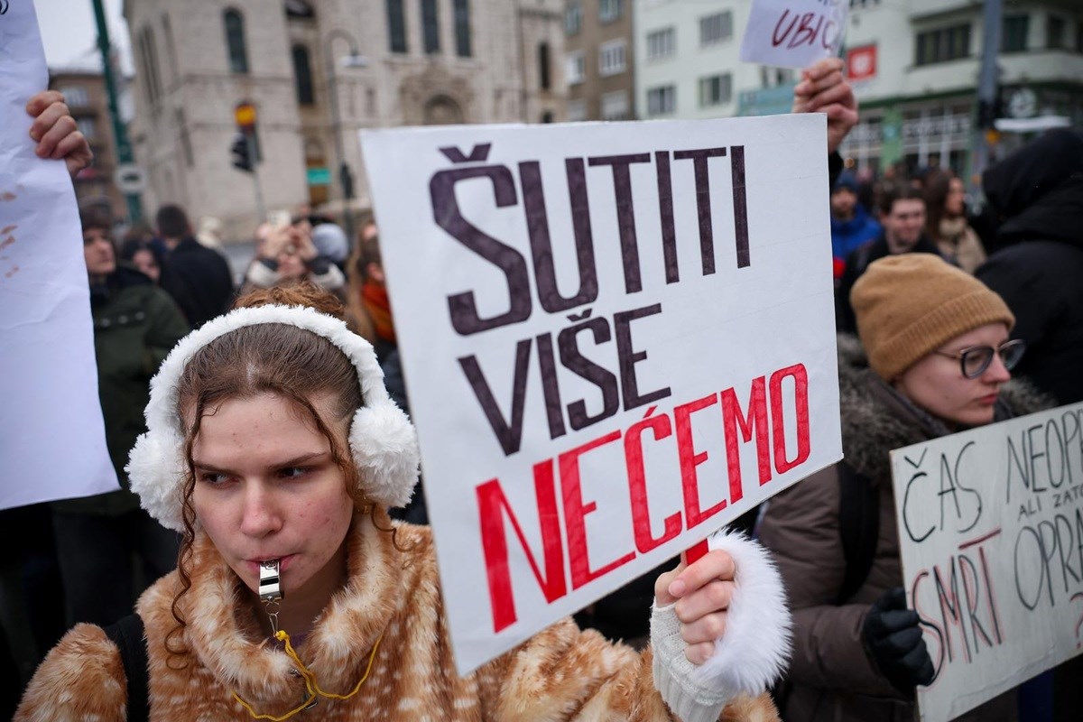 FOTO Nastavljeni prosvjedi u Sarajevu, političari se počeli međusobno prepucavati