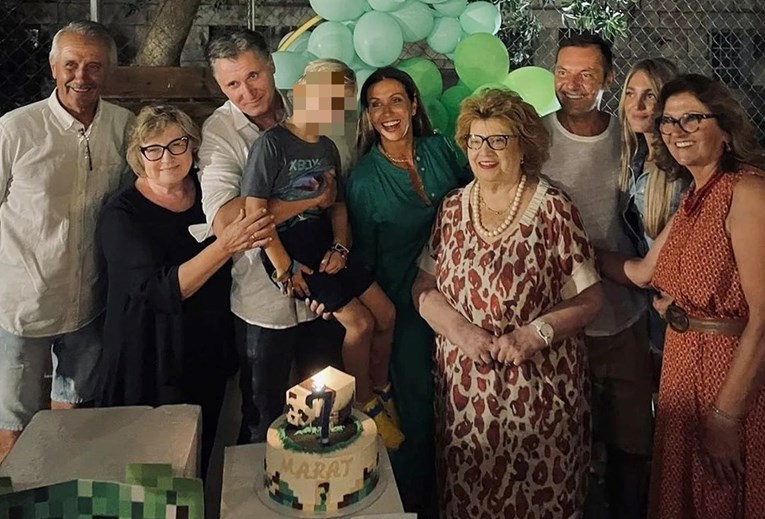 Ana Gruica sinov rođendan slavila sa suprugom i Šalkovićem: "United Family"