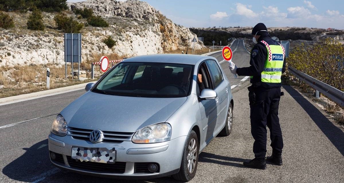 Na Viru uperio pištolj u policajca i repetirao ga, ovaj mu ga izbio iz ruke