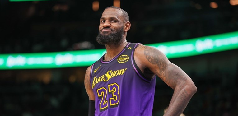 VIDEO LeBron tri tjedna prije 40. rođendana odigrao utakmicu sezone, nije bilo dosta