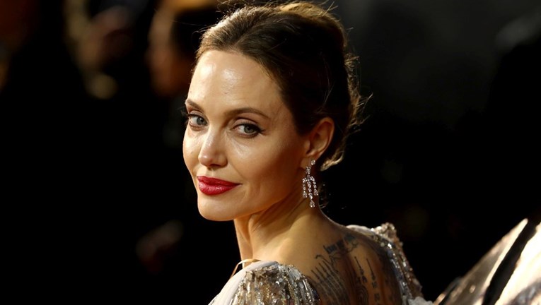 Evo kako danas izgleda manekenka za koju se Angelina Jolie skoro udala
