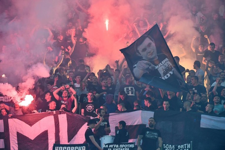Sudac zbog poruke Grobara na tribini prekinuo utakmicu Partizana
