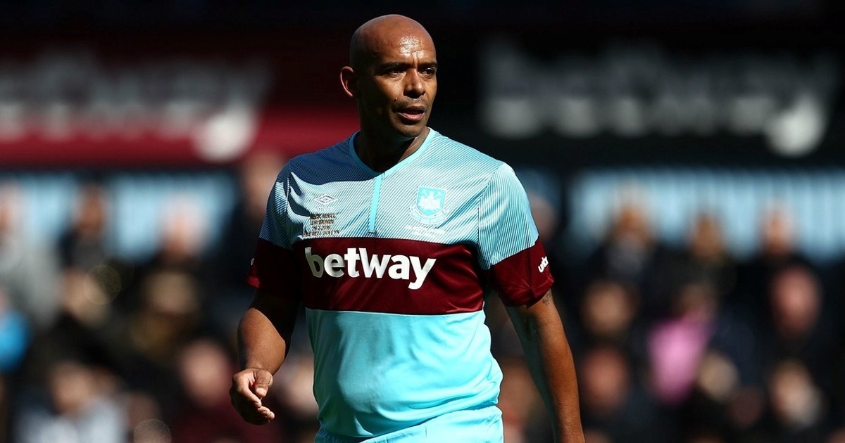 Bivši engleski reprezentativac o kraljici: Zašto bi tamnoputi ljudi trebali tugovati?