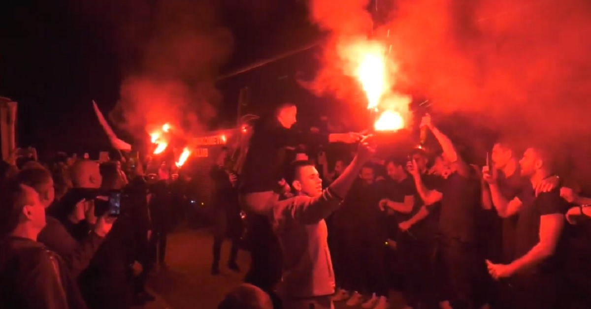 Ludnica, bakljada, vatromet. Pogledajte kako su Našice u ponoć dočekale svoje heroje