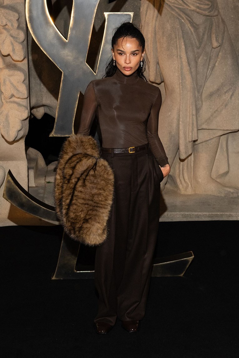 Zoë Kravitz pojavila se na reviji Saint Laurenta, svi su gledali njezin top