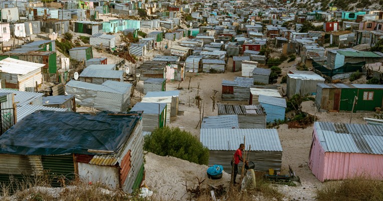Izolacija u južnoafričkom slamu nemoguća je misija. Nemaju ni vode ni WC-a