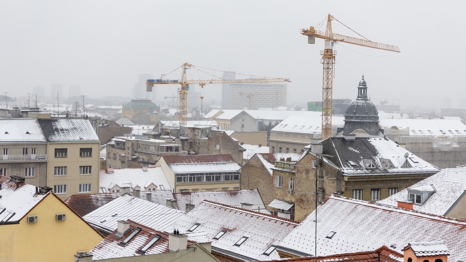 FOTO Snijeg je zabijelio Zagreb, pogledajte prizore iz grada