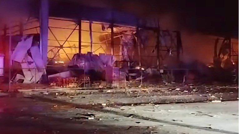 Pet osoba nestalo nakon požara u tvornici hrane u Grčkoj