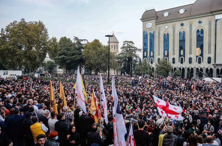 Gruzijska oporba odbija ući u parlament, traži nove izbore