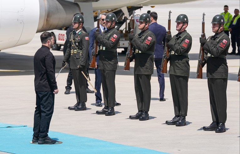 Zelenski sletio u Ankaru: Čini se da su ruski pregovarači statisti