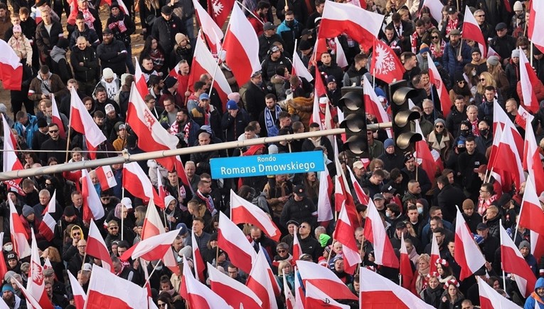 VIDEO Tisuće demonstranata na maršu ekstremne desnice u Poljskoj