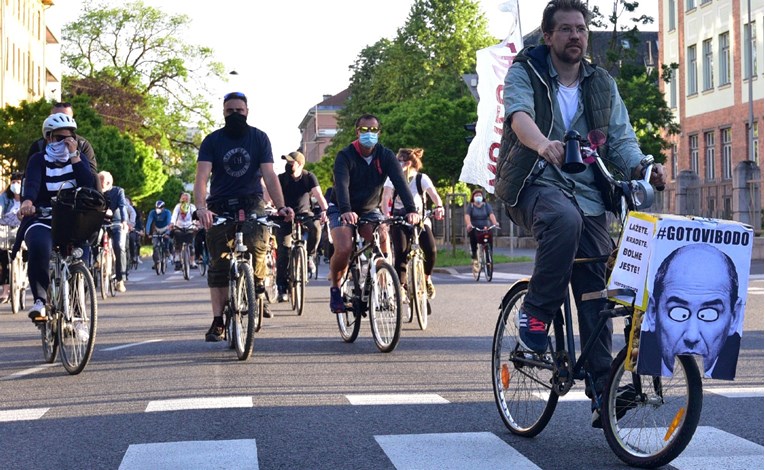 Slovenci na biciklima treći petak zaredom prosvjedovali protiv Janšine vlade