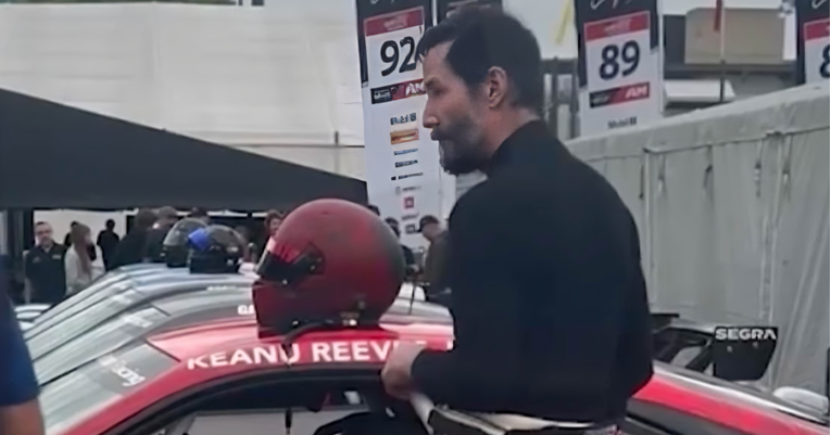 Glumac Keanu Reeves sletio sa staze na autoutrci u Indiani, izbjegao je sudar