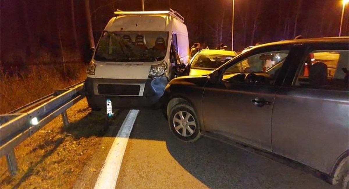 Krijumčar migranata na autocesti kombijem nasrtao na policajce, pucali mu u gume