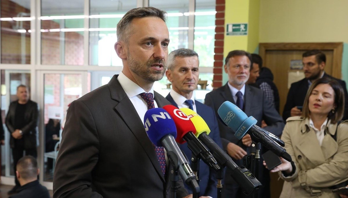 Vlada formira pregovarački tim za razgovore sa sindikatima. "Želimo izbjeći štrajk"