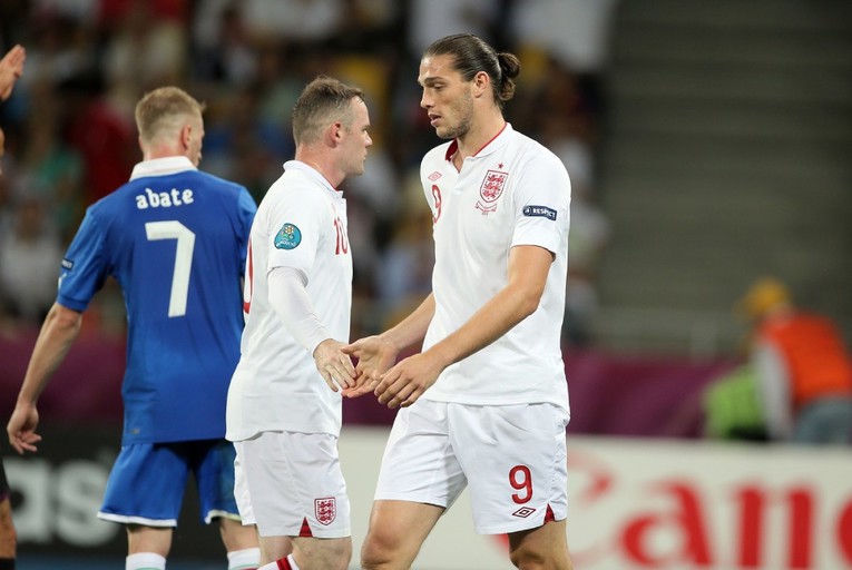 Andy Carroll napisao autobiografiju. Rooney će ga tužiti zbog "čiste izmišljotine"?