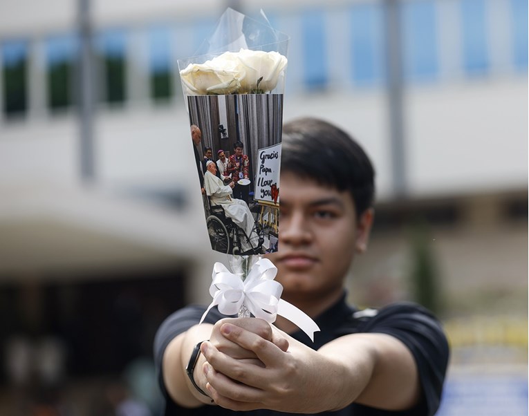 Indonezija, zemlja s najvećom muslimanskom populacijom, tuguje za papom Franjom