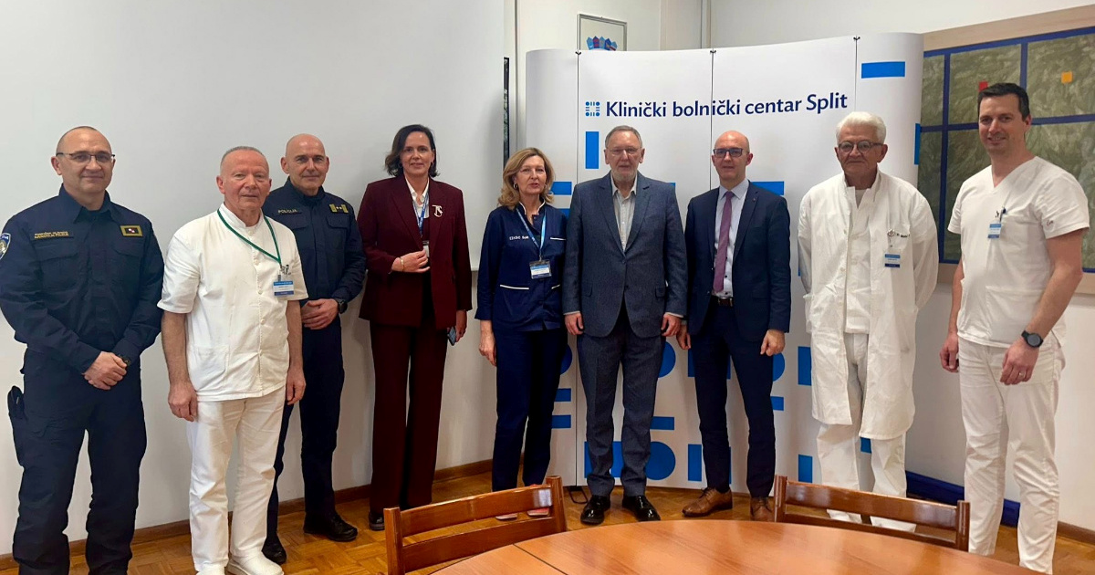 Božinović zahvalio KBC-u Split što su spasili izbodenog policajca